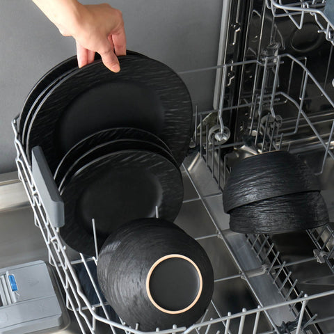 Karaca Solem Embossed 18-teiliges Steinzeug-Tafelservice für 6 Personen, Schwarz